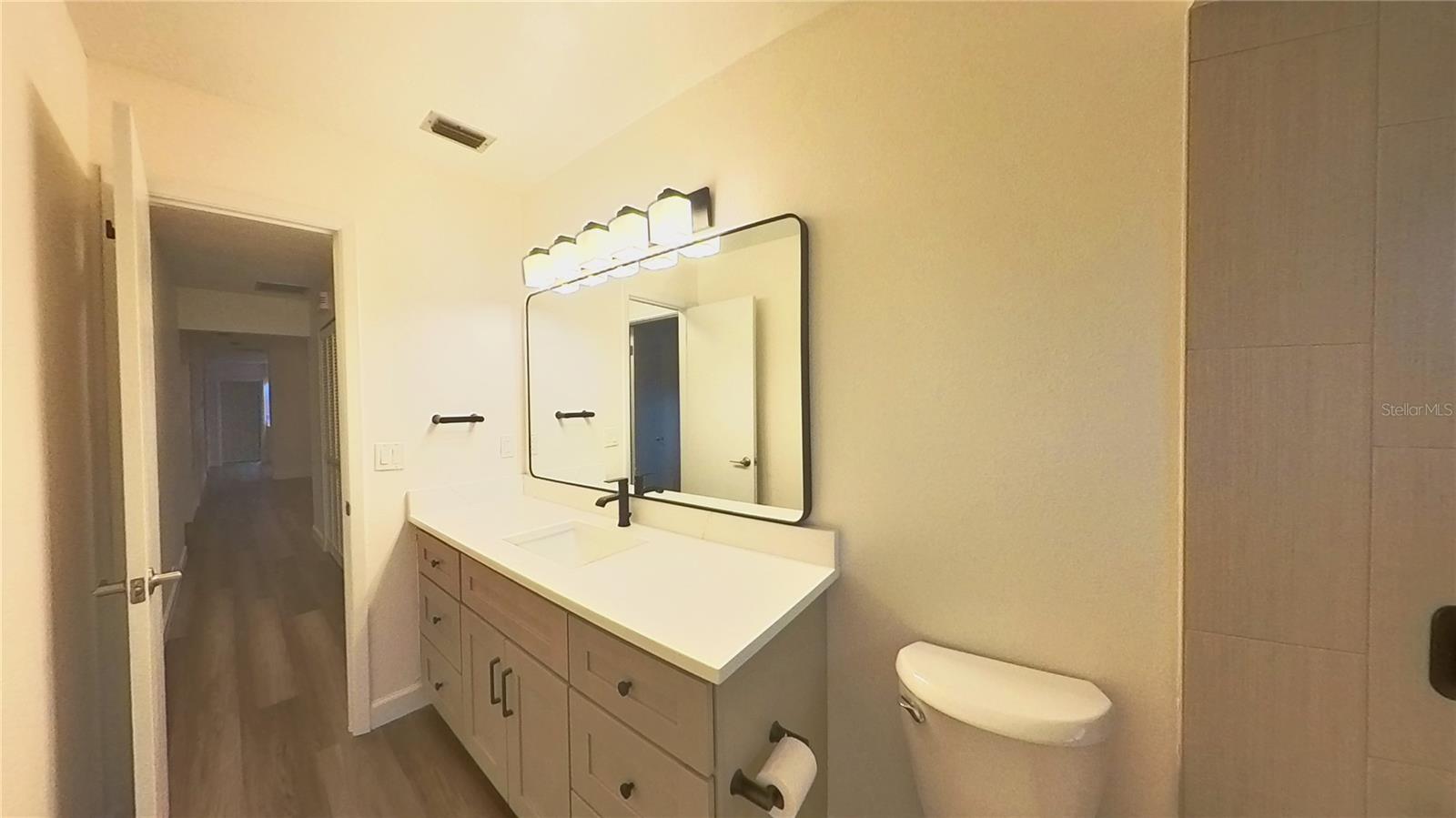 Image 26 of 35 For 4033 Yacht Court