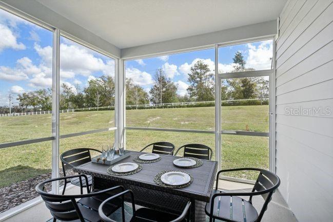 Image 18 of 27 For 8592 Oakstone Circle