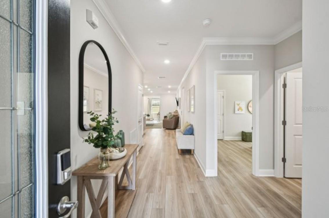 Image 4 of 27 For 8592 Oakstone Circle