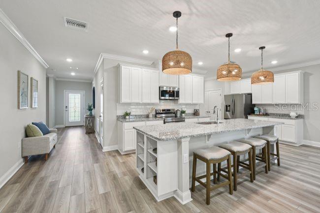 Image 5 of 27 For 8592 Oakstone Circle