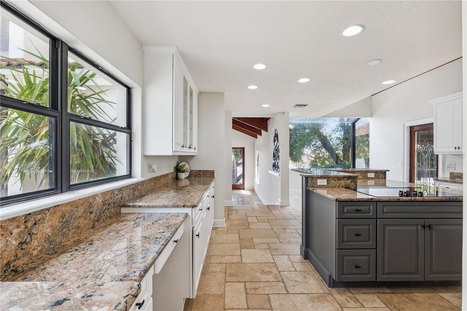 Image 18 of 71 For 629 Mariner Way