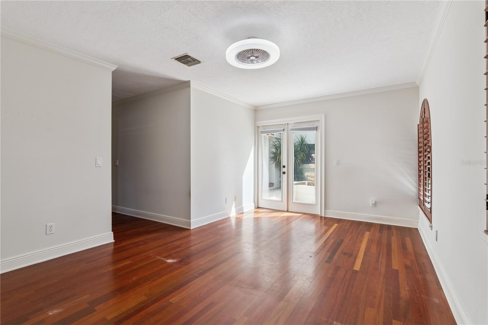 Image 28 of 71 For 629 Mariner Way