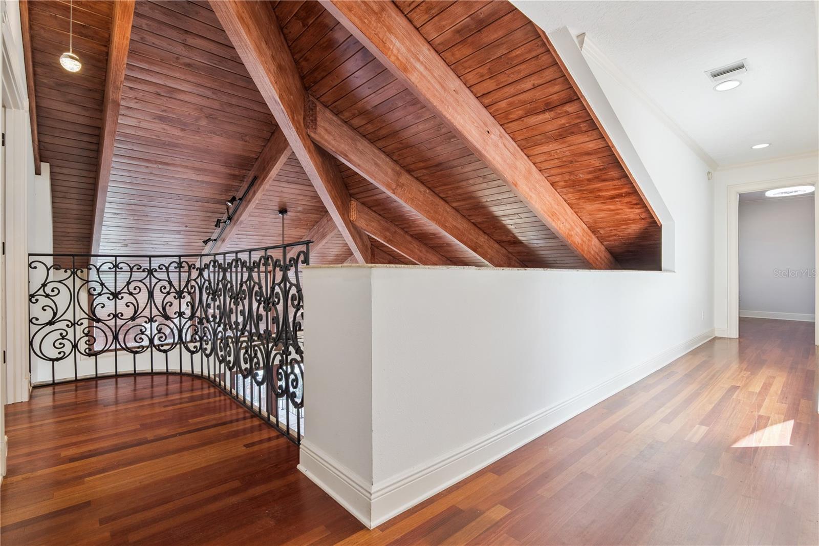 Image 32 of 71 For 629 Mariner Way