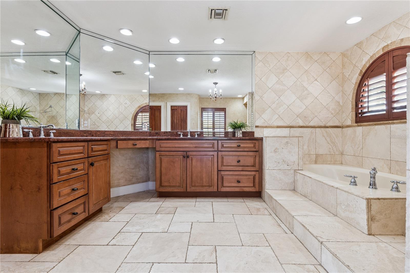 Image 40 of 71 For 629 Mariner Way