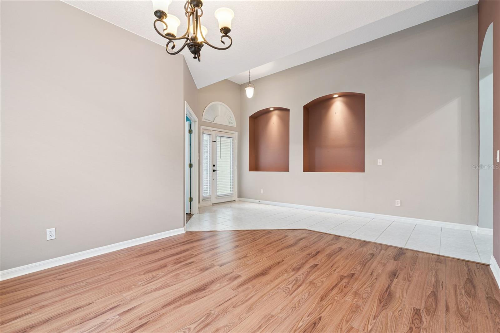 Image 10 of 37 For 2221 Cypress Trace Circle