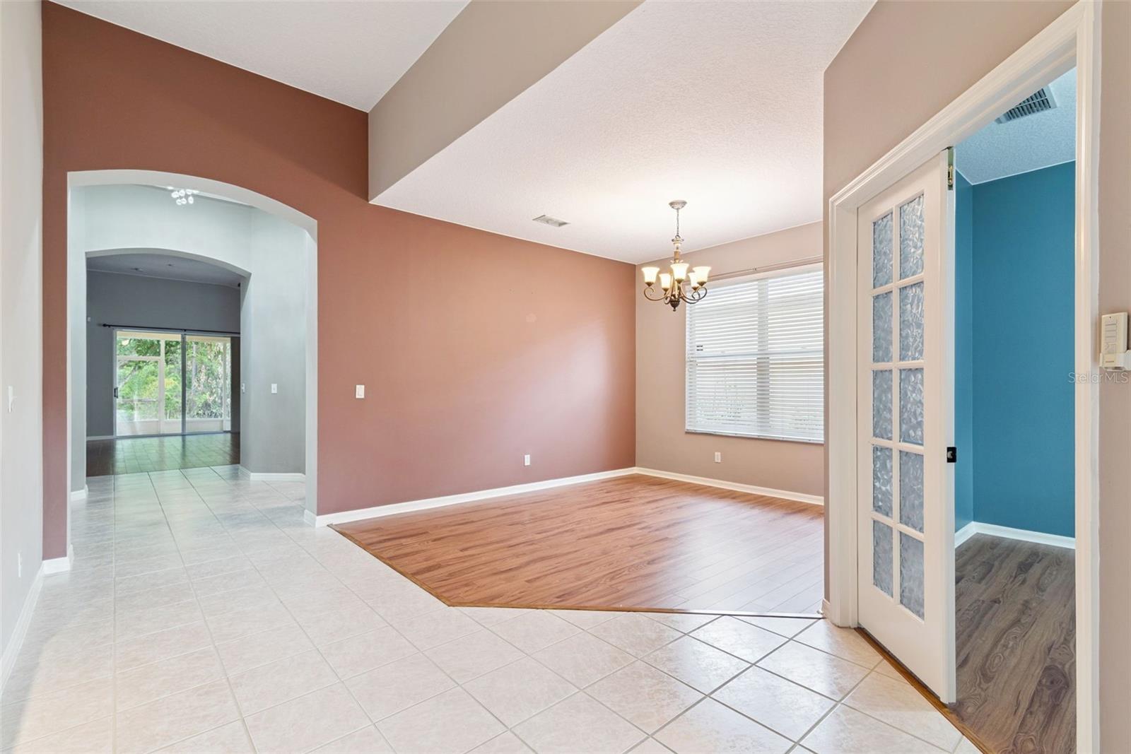 Image 7 of 37 For 2221 Cypress Trace Circle