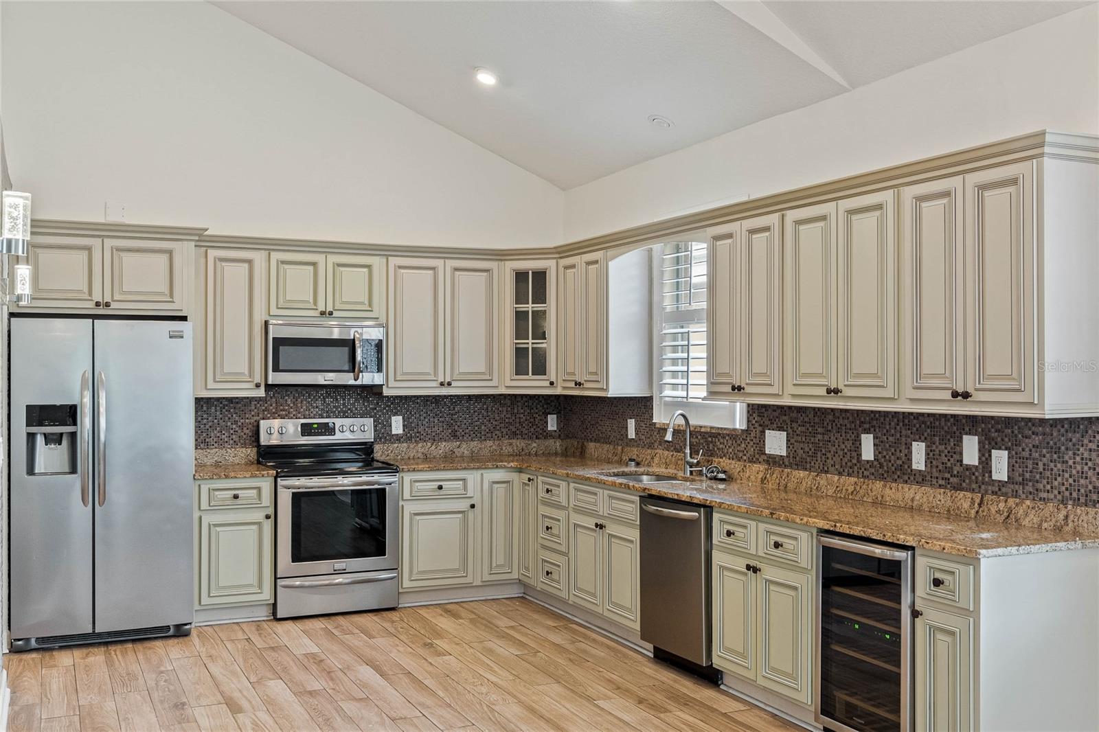 Image 5 of 15 For 7284 Hawksnest Boulevard