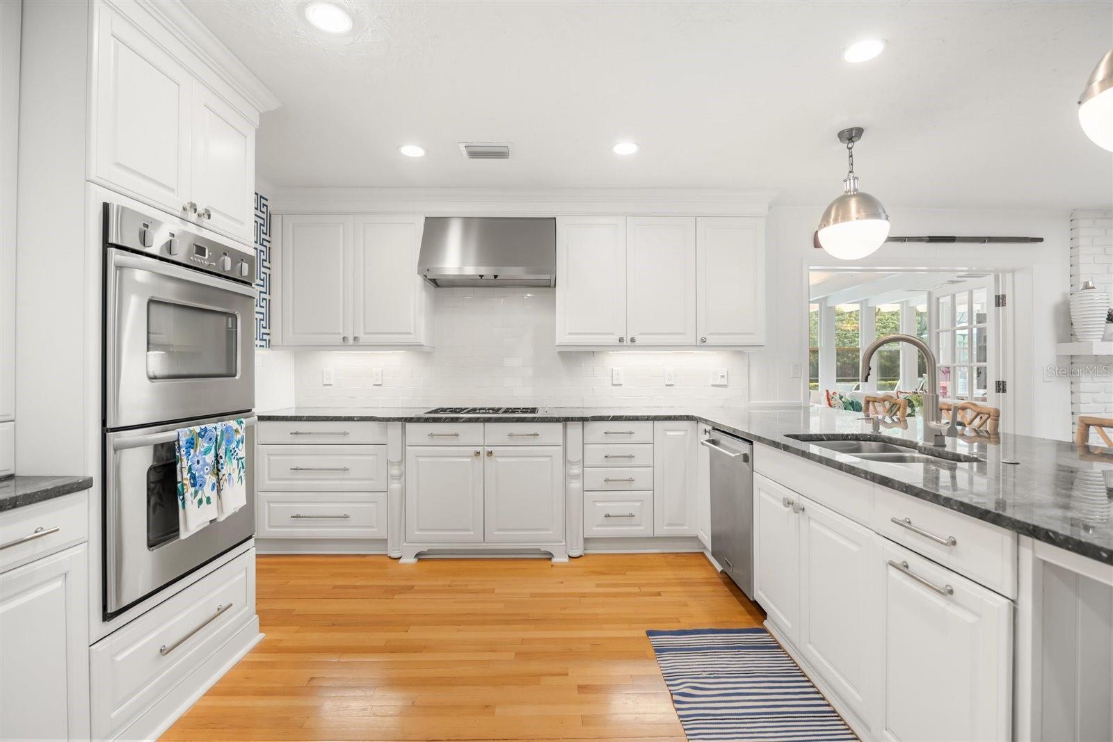 Listing photo id 9 for 800 Juanita Rael