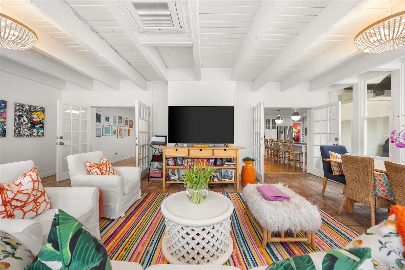 Listing photo id 14 for 800 Juanita Rael