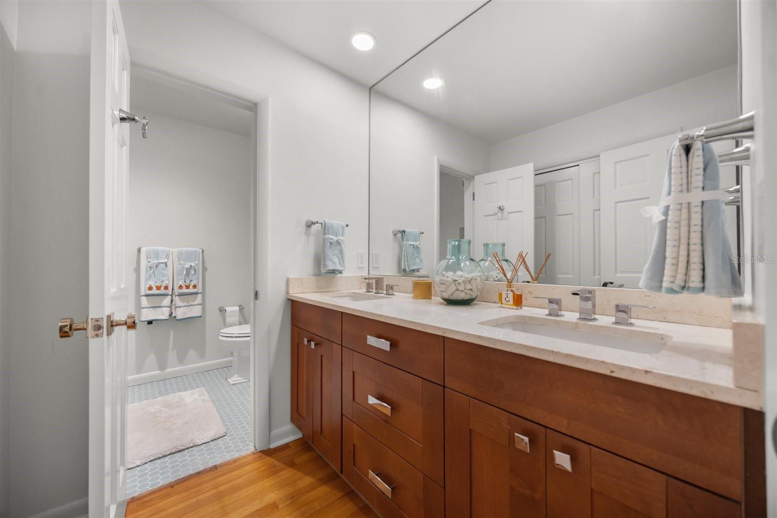 Listing photo id 22 for 800 Juanita Rael