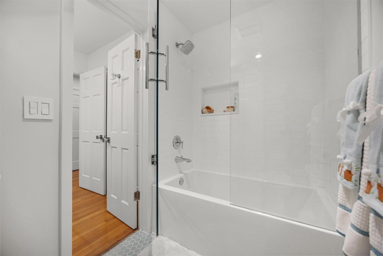 Listing photo id 23 for 800 Juanita Rael