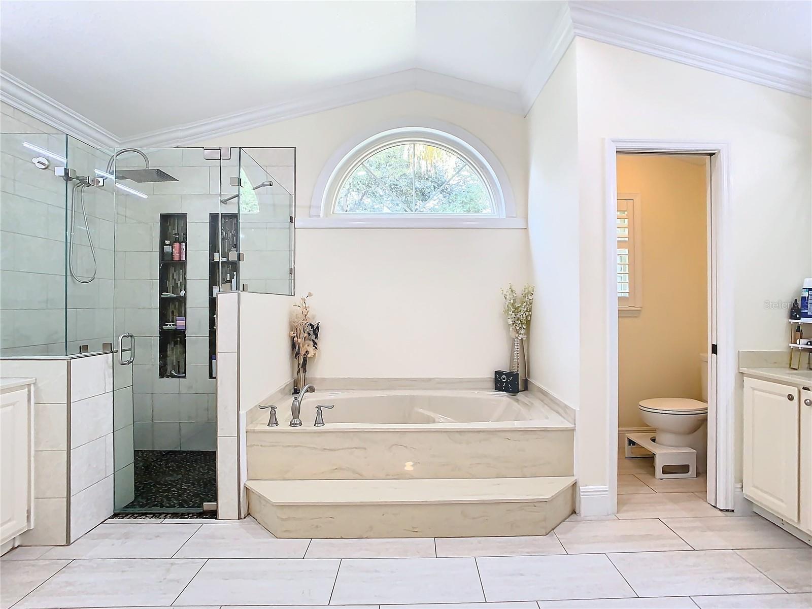 Image 36 of 93 For 8707 Fernwicke Court