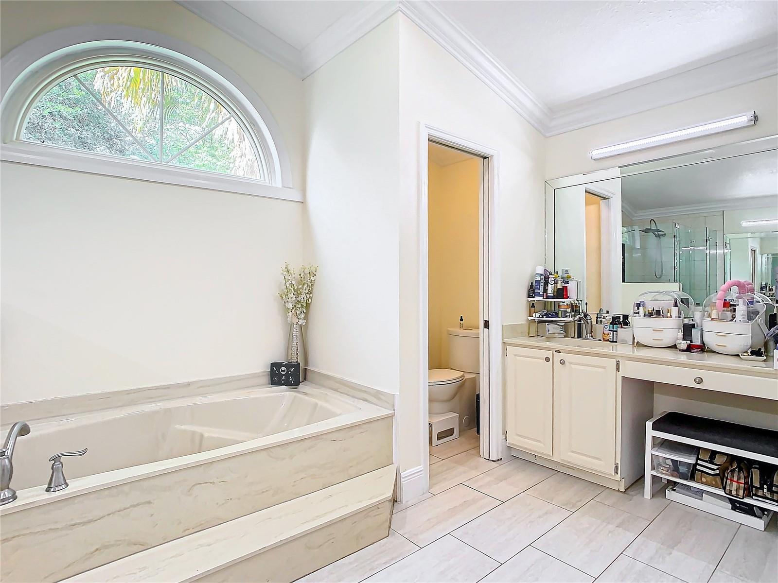 Image 41 of 93 For 8707 Fernwicke Court