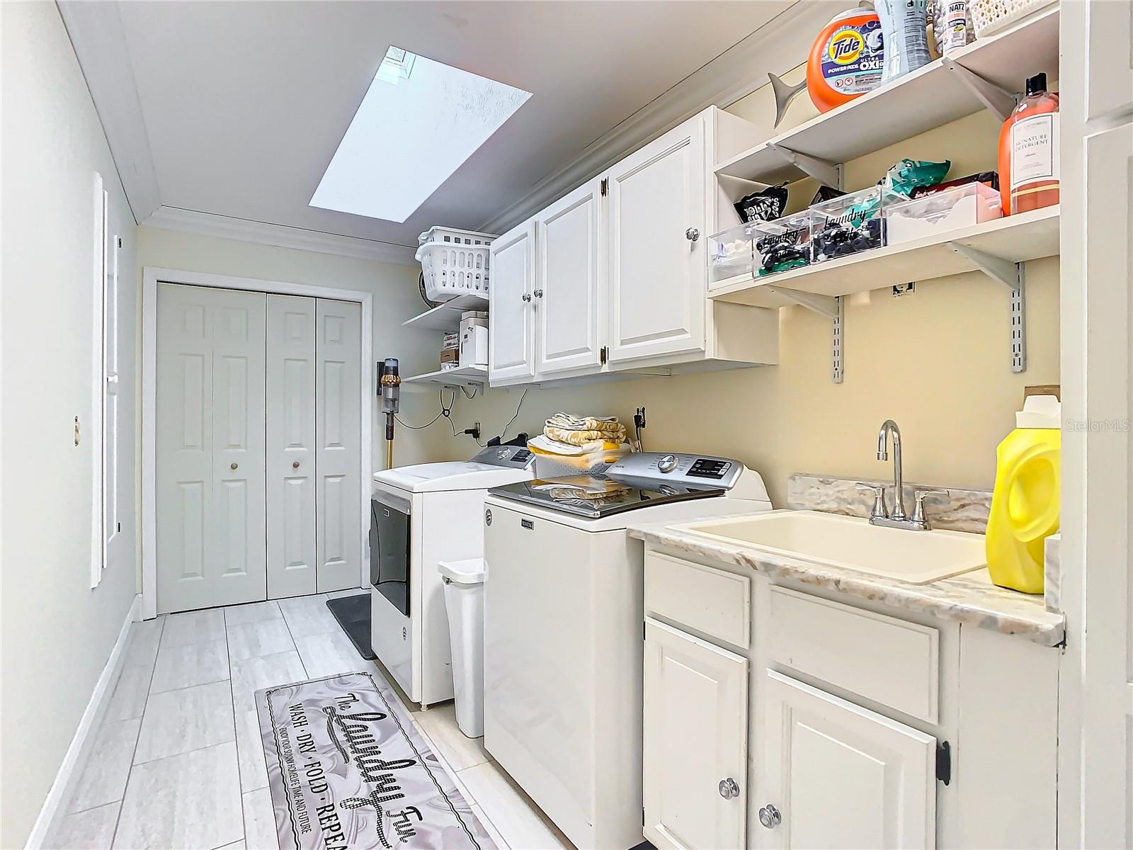 Image 61 of 93 For 8707 Fernwicke Court