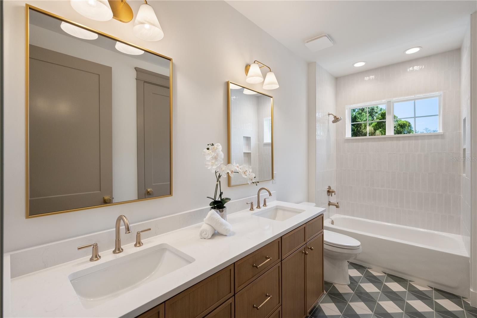 Image 27 of 38 For 1807 Magnolia Avenue