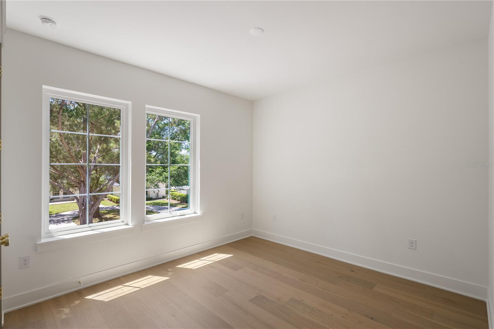 Image 28 of 38 For 1807 Magnolia Avenue