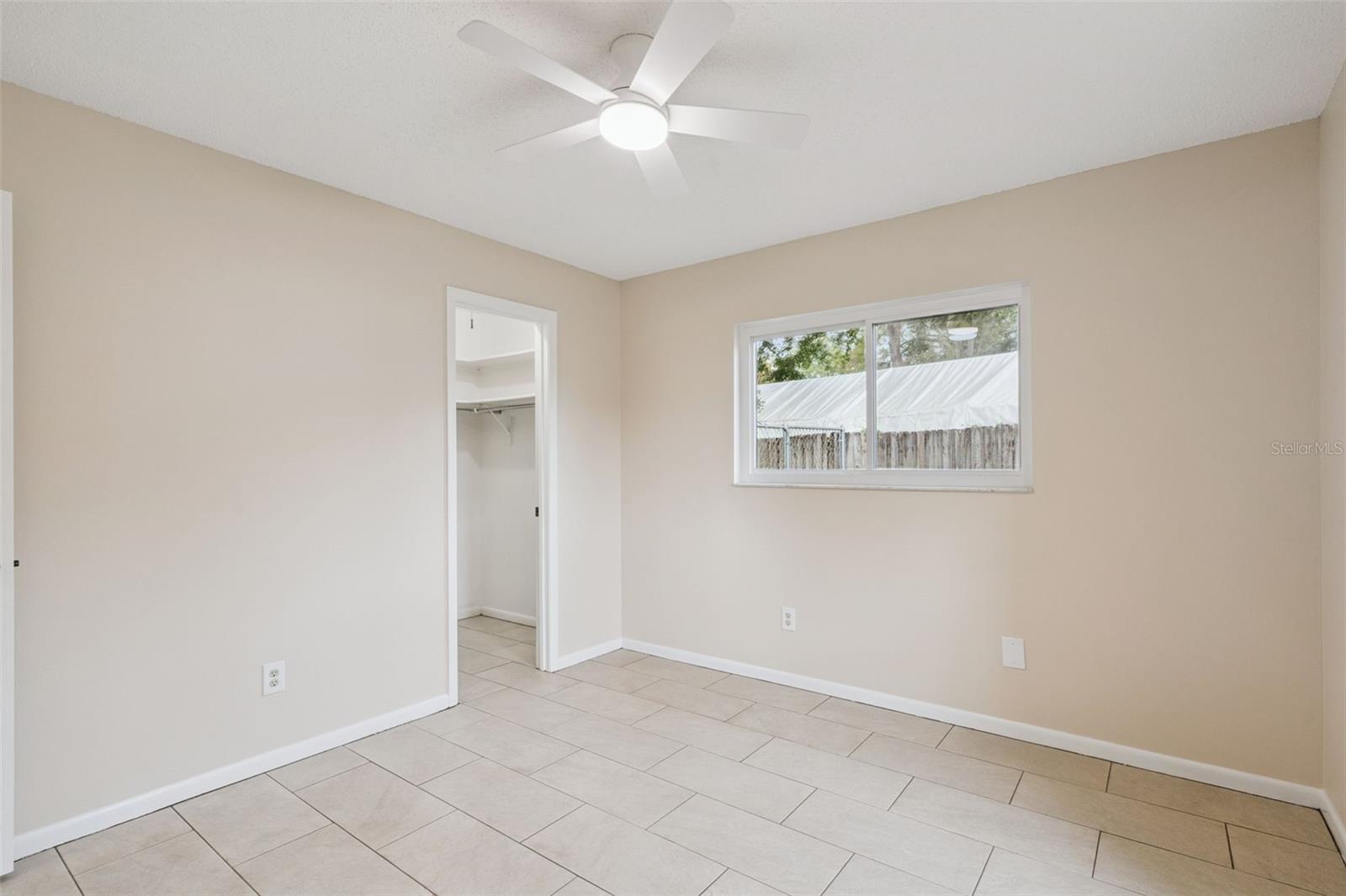 Listing photo id 11 for 2612 Martz Court