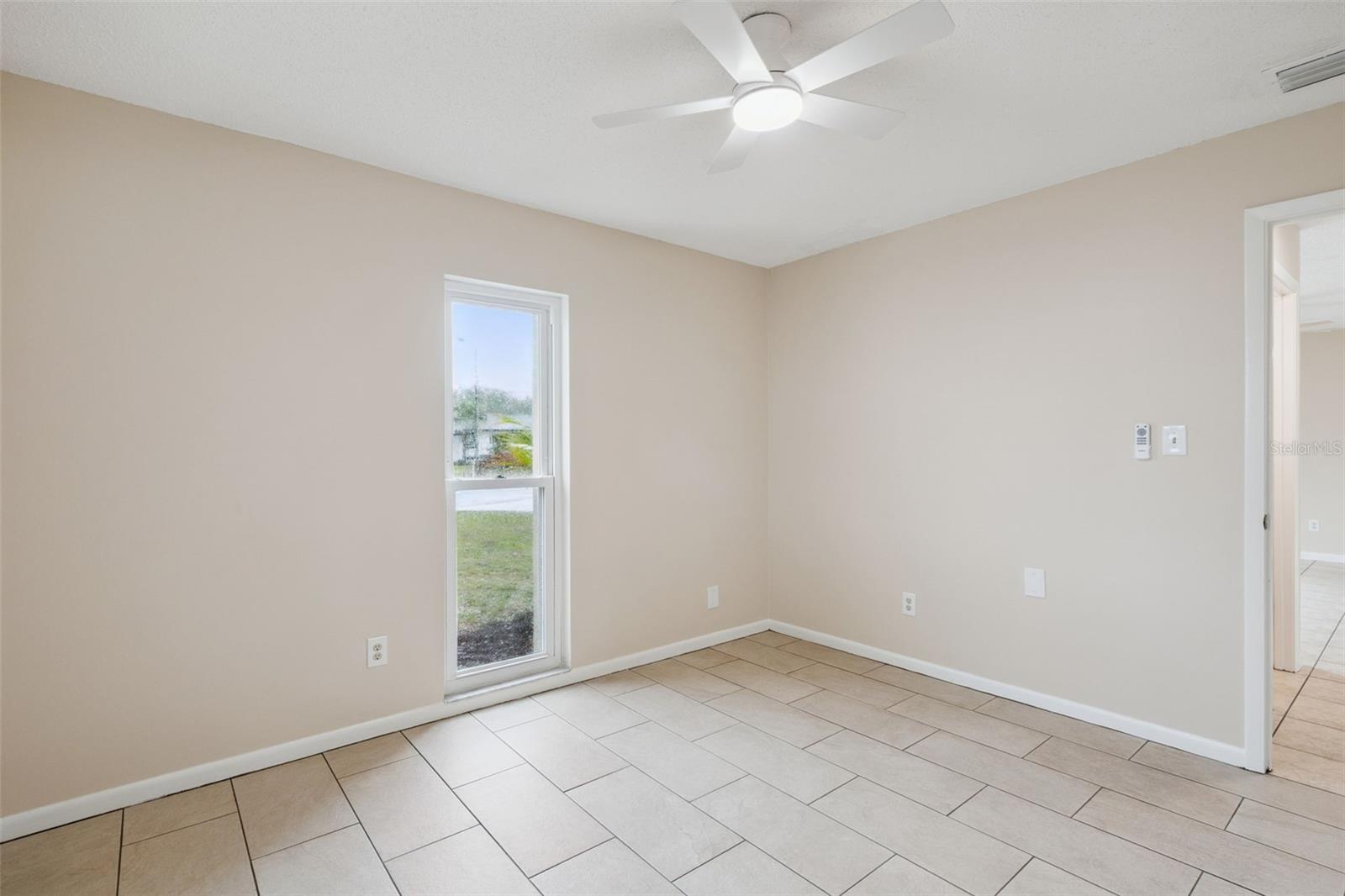 Listing photo id 12 for 2612 Martz Court