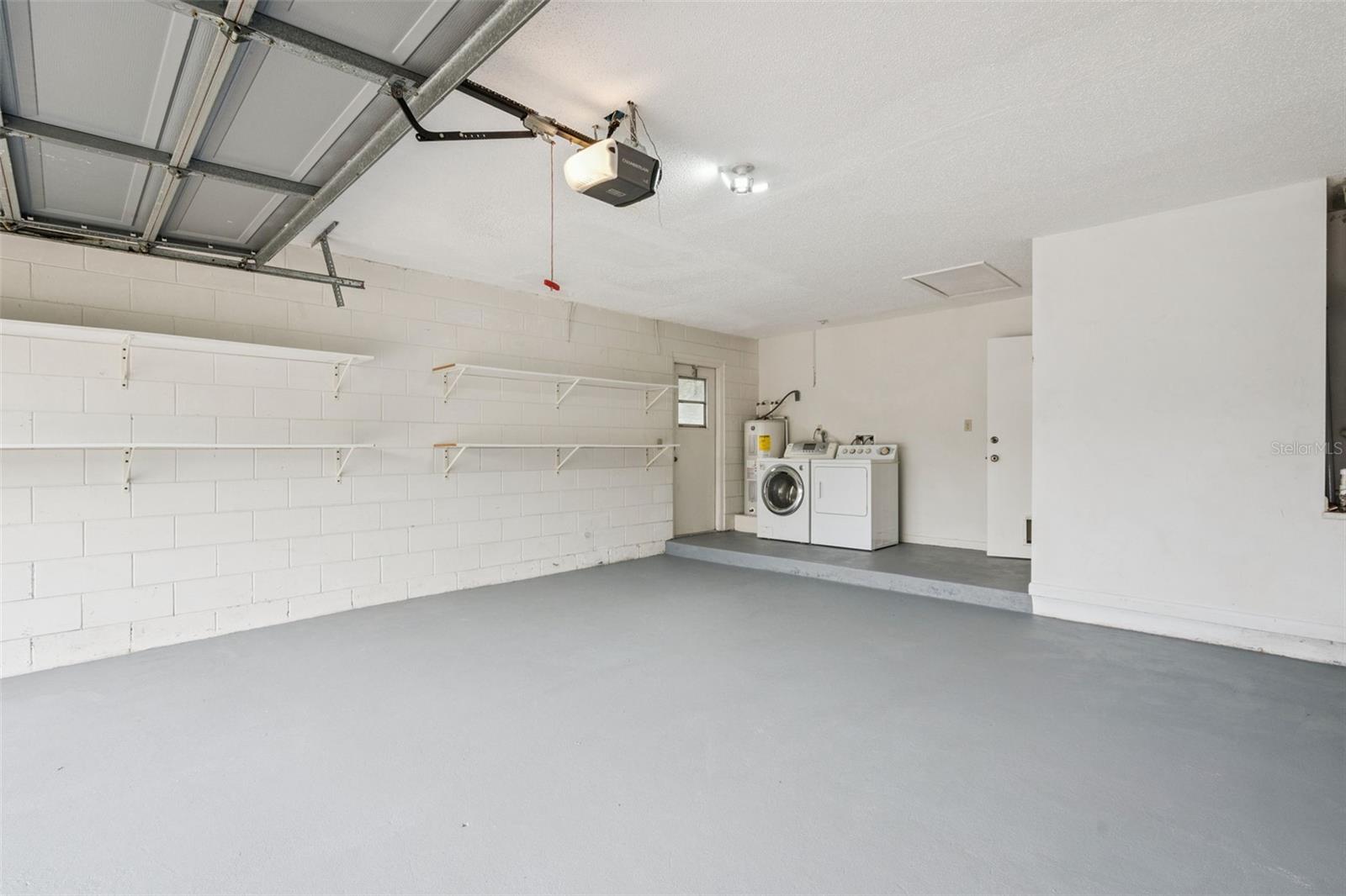 Listing photo id 15 for 2612 Martz Court