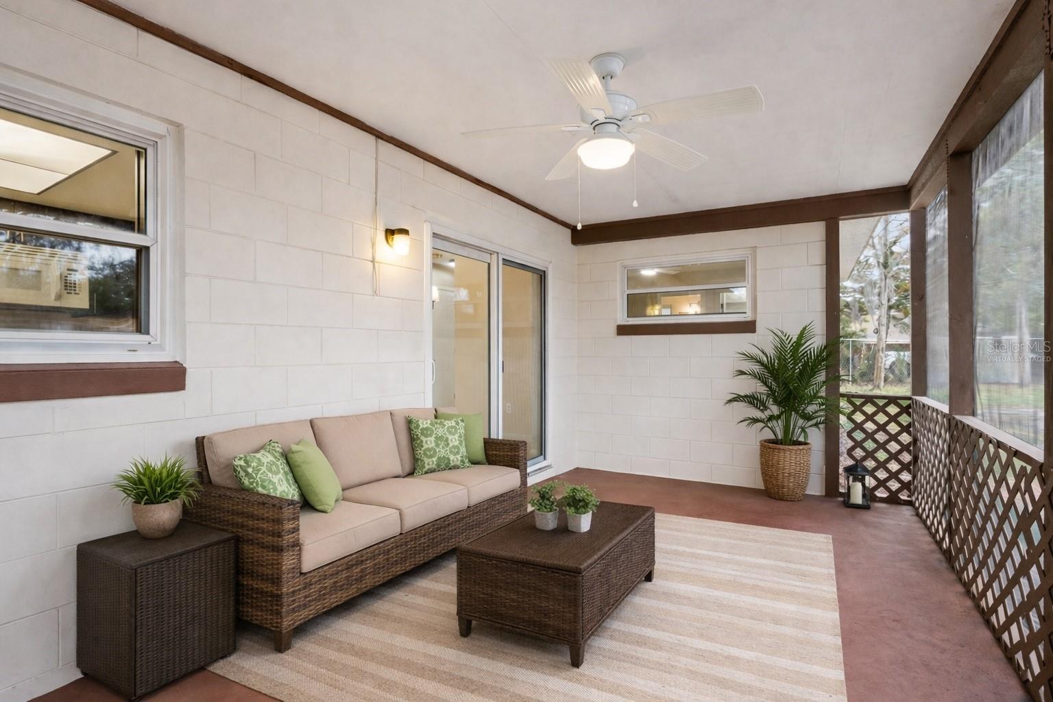 Listing photo id 3 for 2612 Martz Court