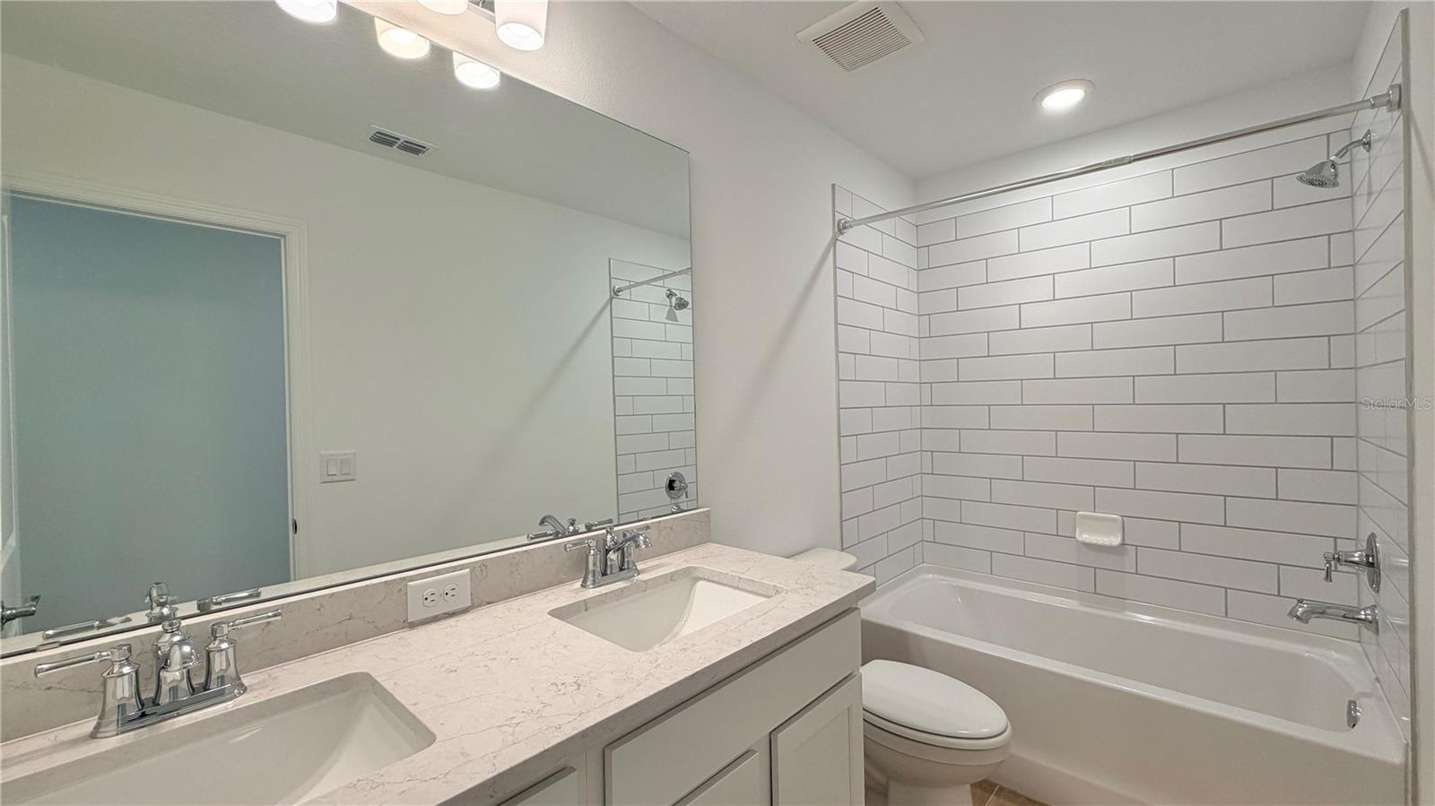 Image 26 of 29 For 11523 Harborview Street