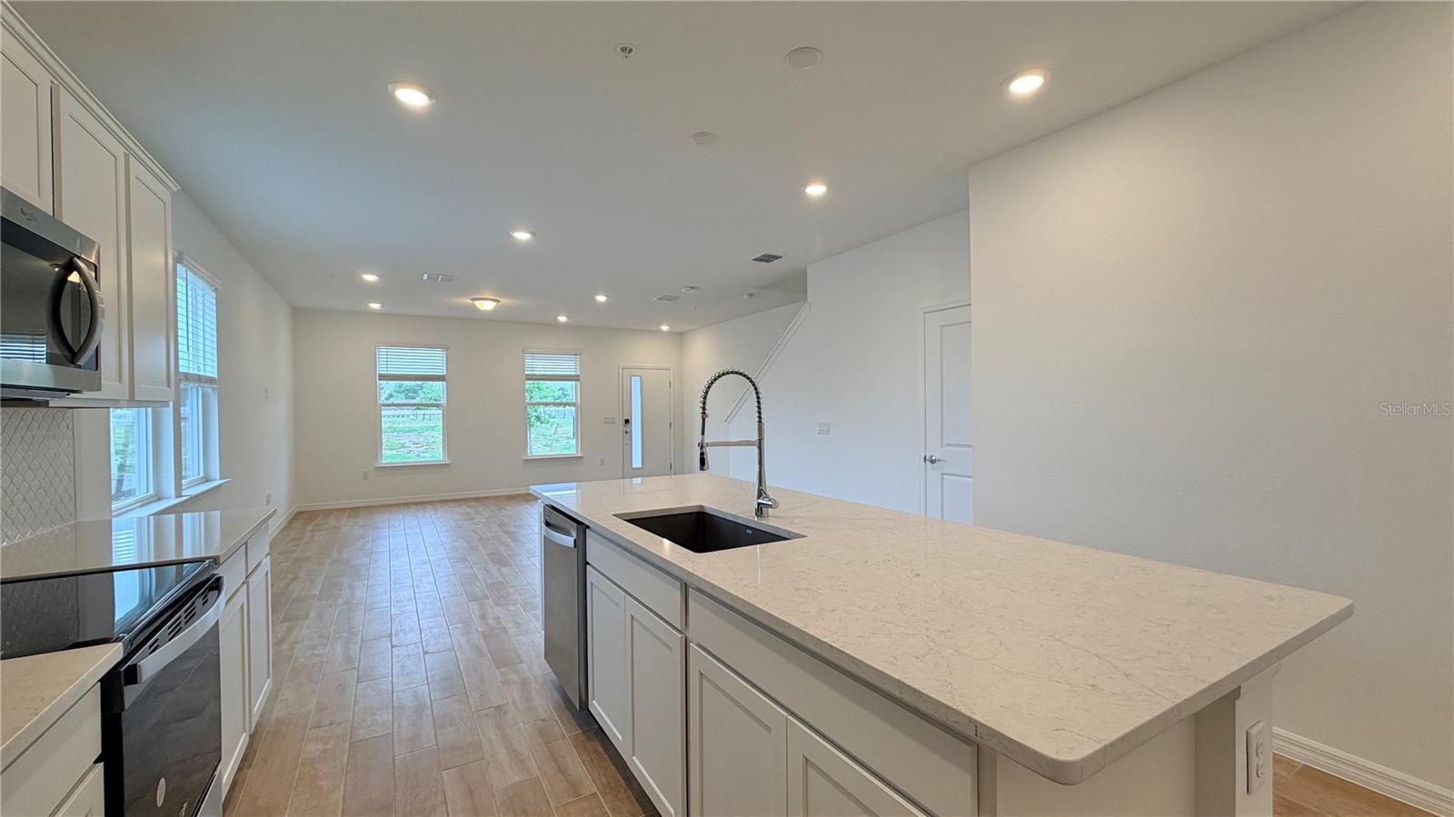 Image 8 of 29 For 11523 Harborview Street