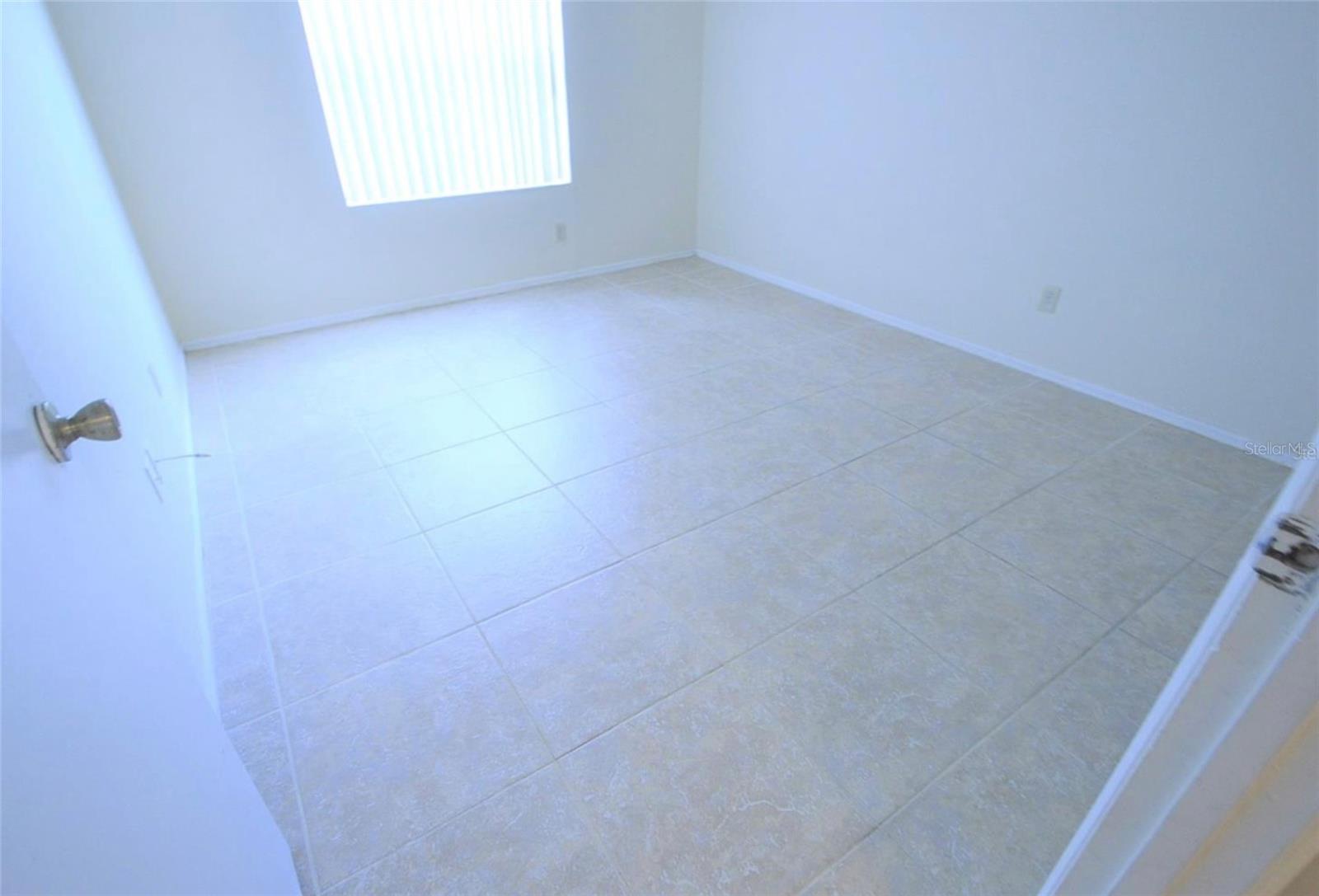 Image 8 of 9 For 4240 Pershing Pointe Place 2