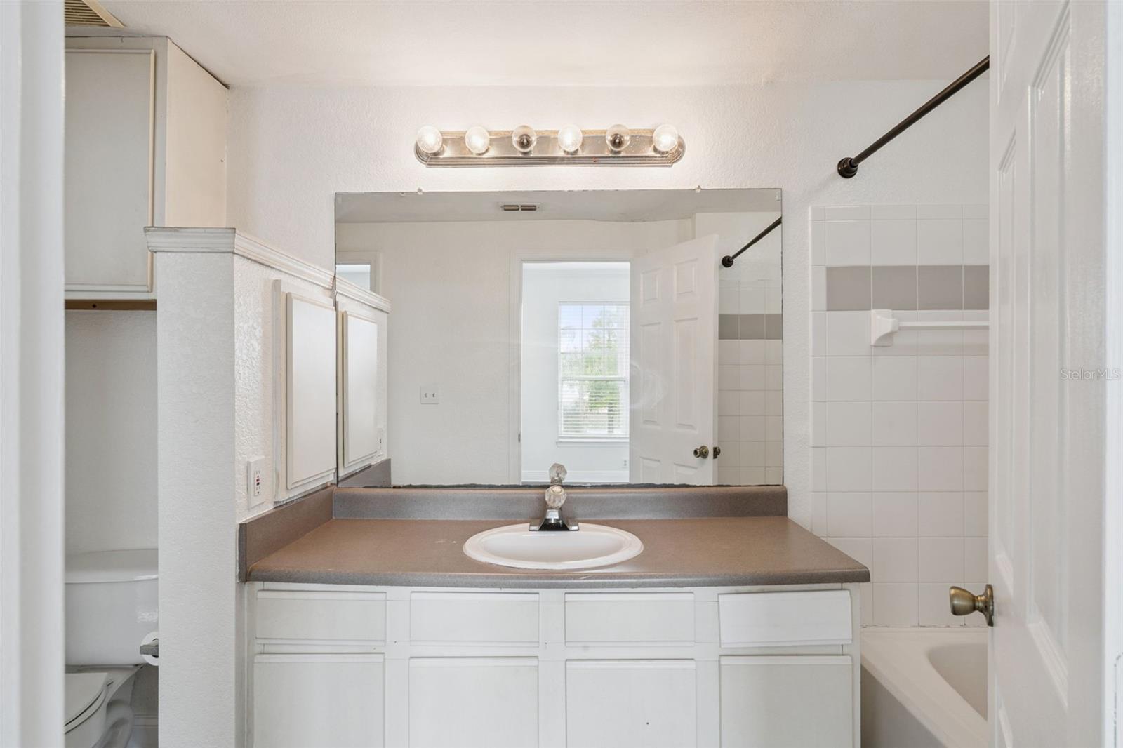 Image 20 of 34 For 3702 Palm Desert Lane 5428