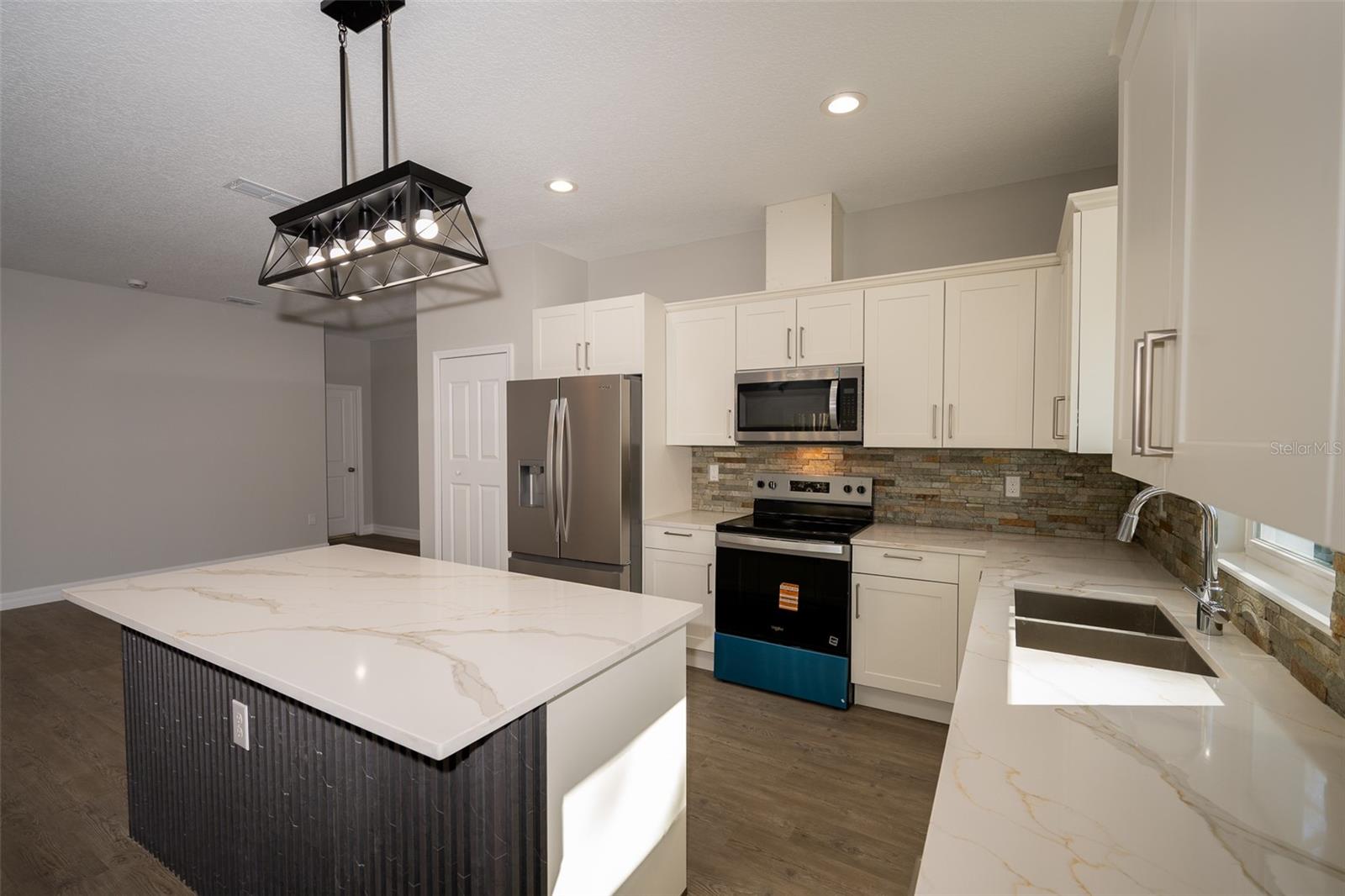 Image 17 of 51 For 2390 9th Ave