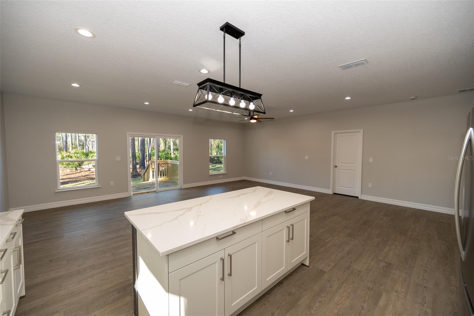 Image 18 of 51 For 2390 9th Ave