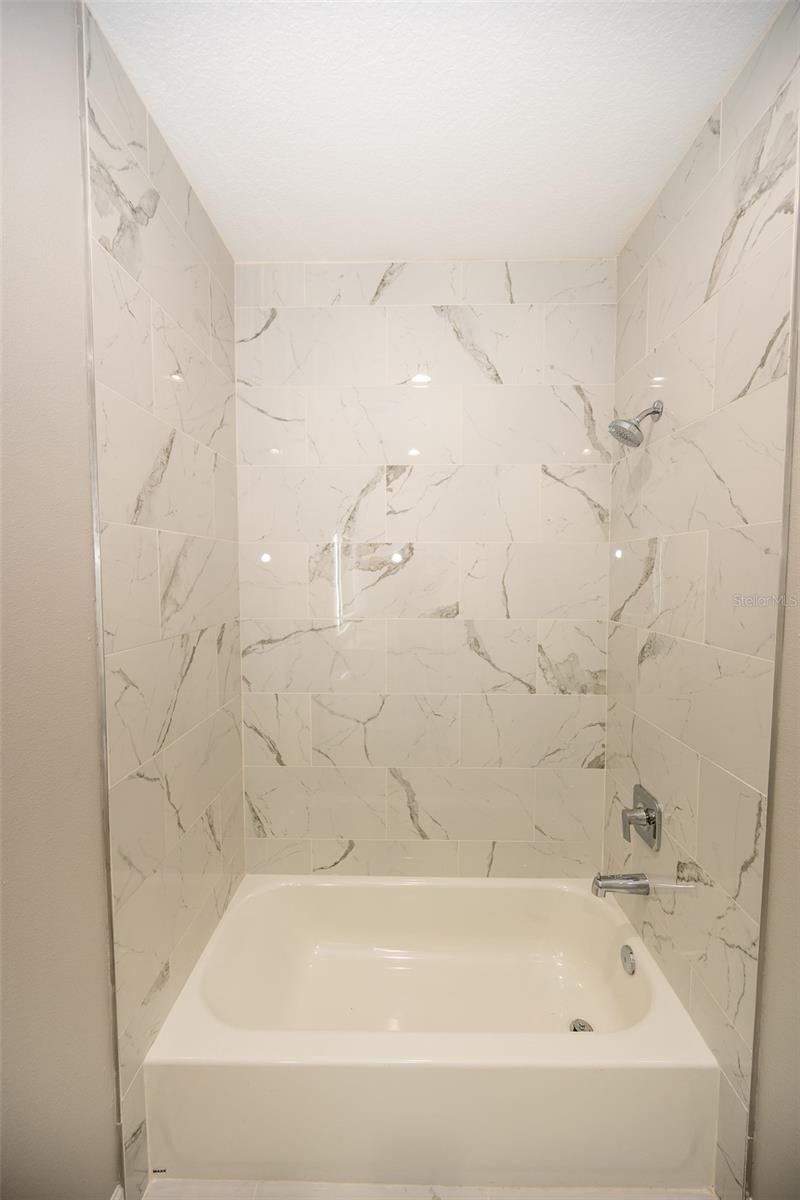 Image 21 of 51 For 2390 9th Ave