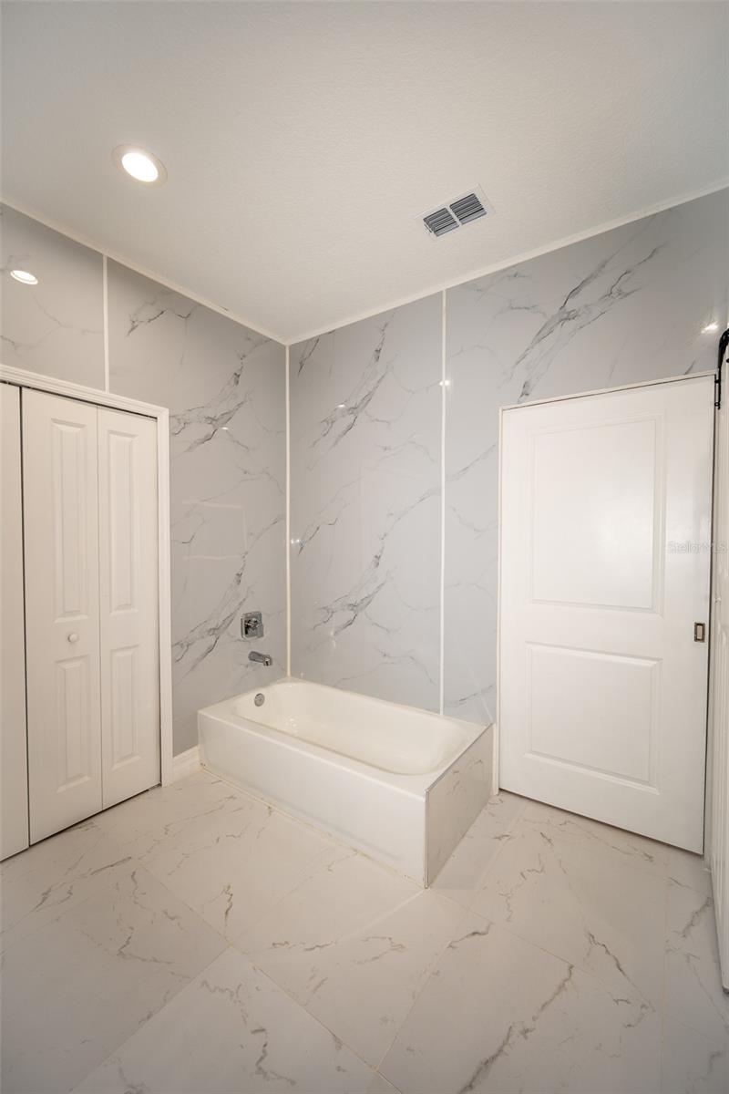 Image 29 of 51 For 2390 9th Ave