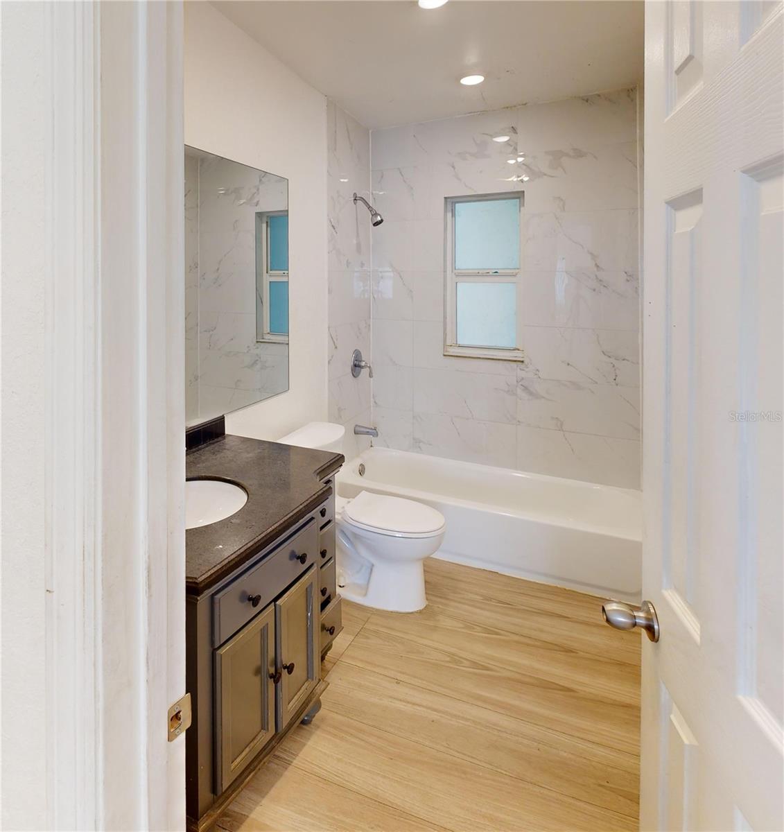 Image 14 of 23 For 4900 Elese Street