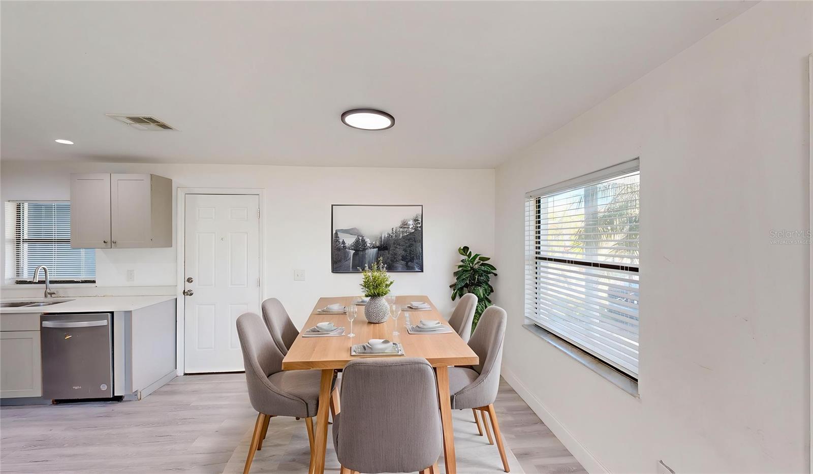 Image 6 of 23 For 4900 Elese Street