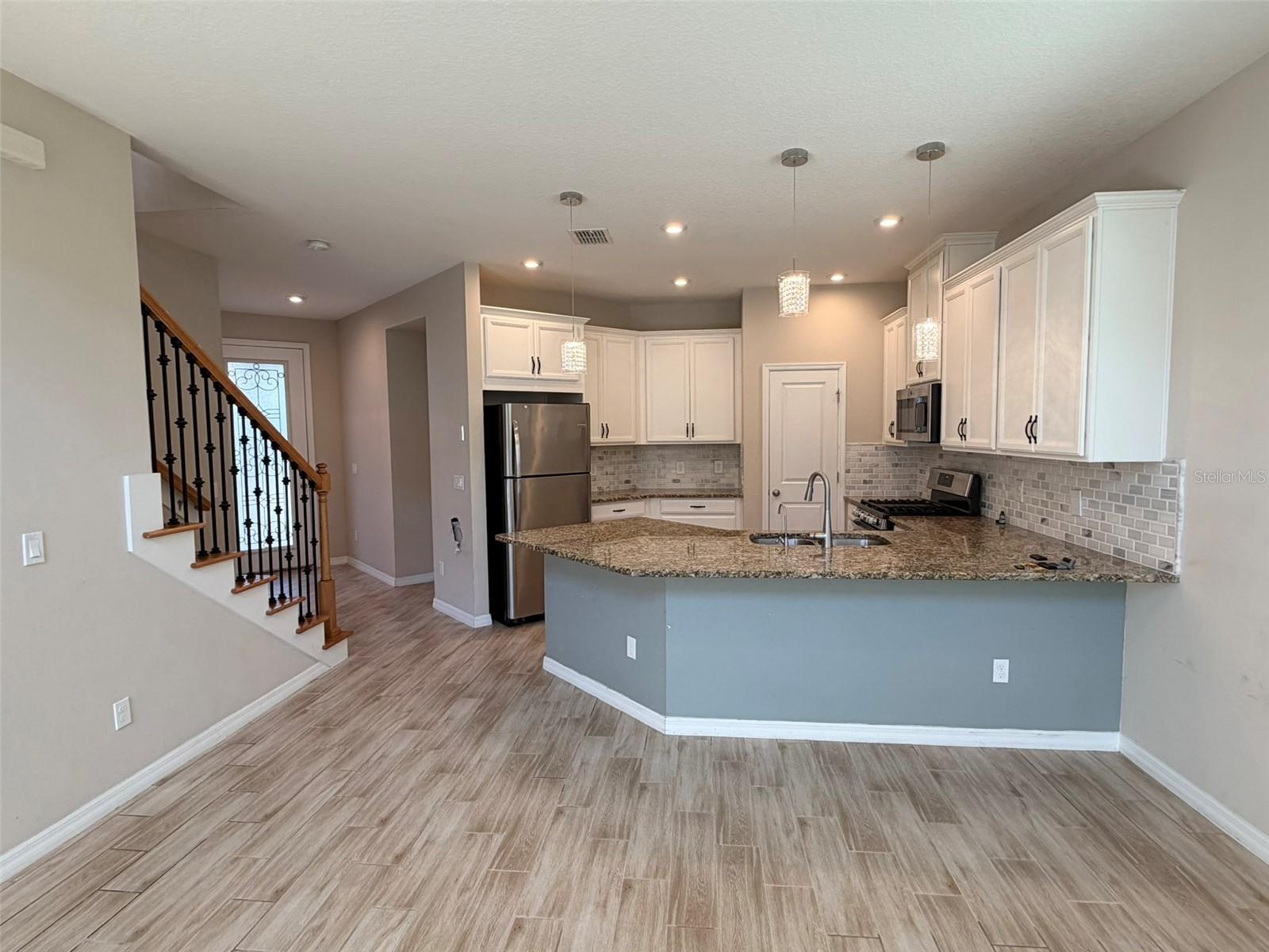 Image 2 of 27 For 2601 Pinnacle Lane