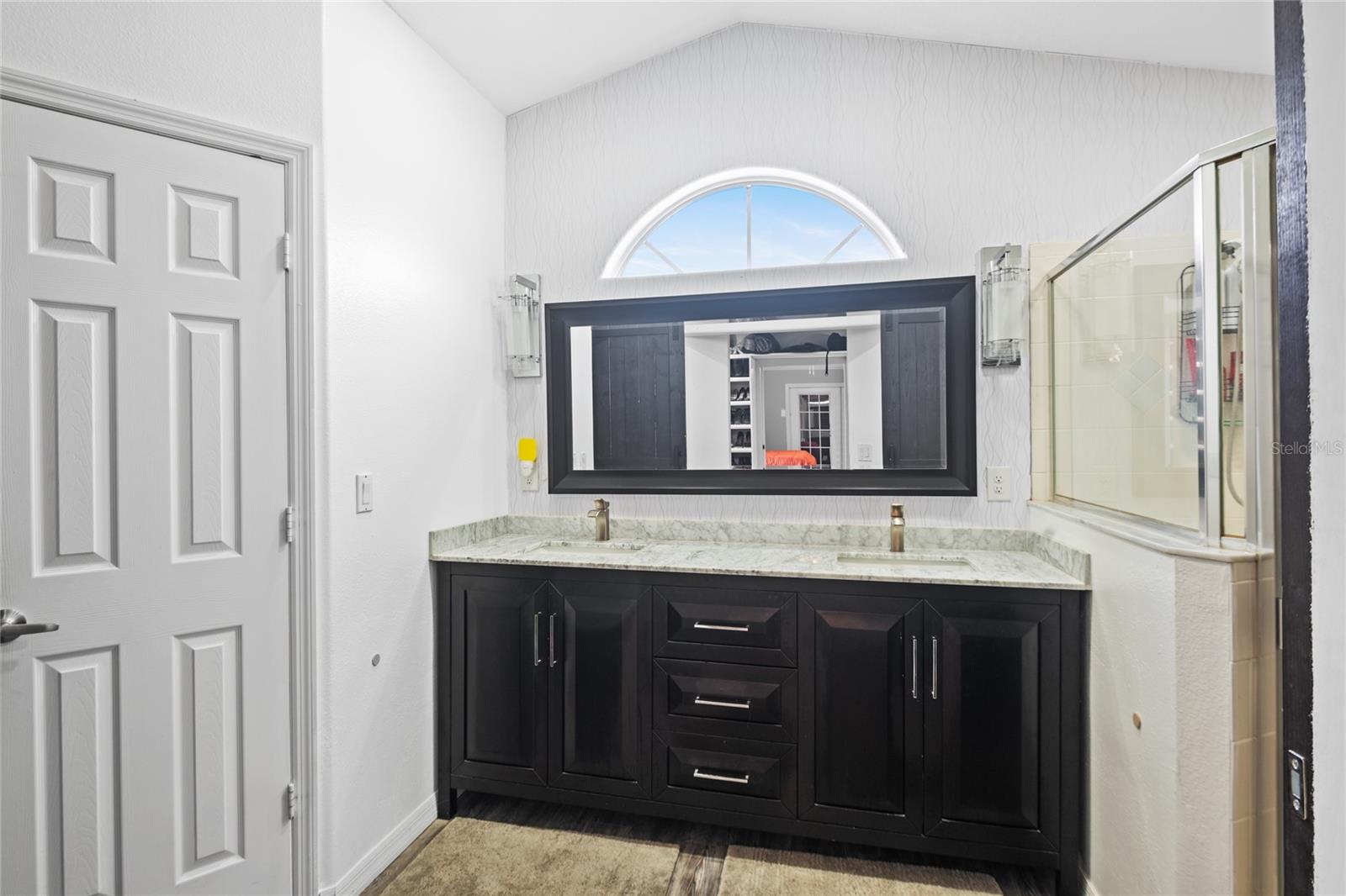 Image 13 of 38 For 14126 Greater Pines Boulevard