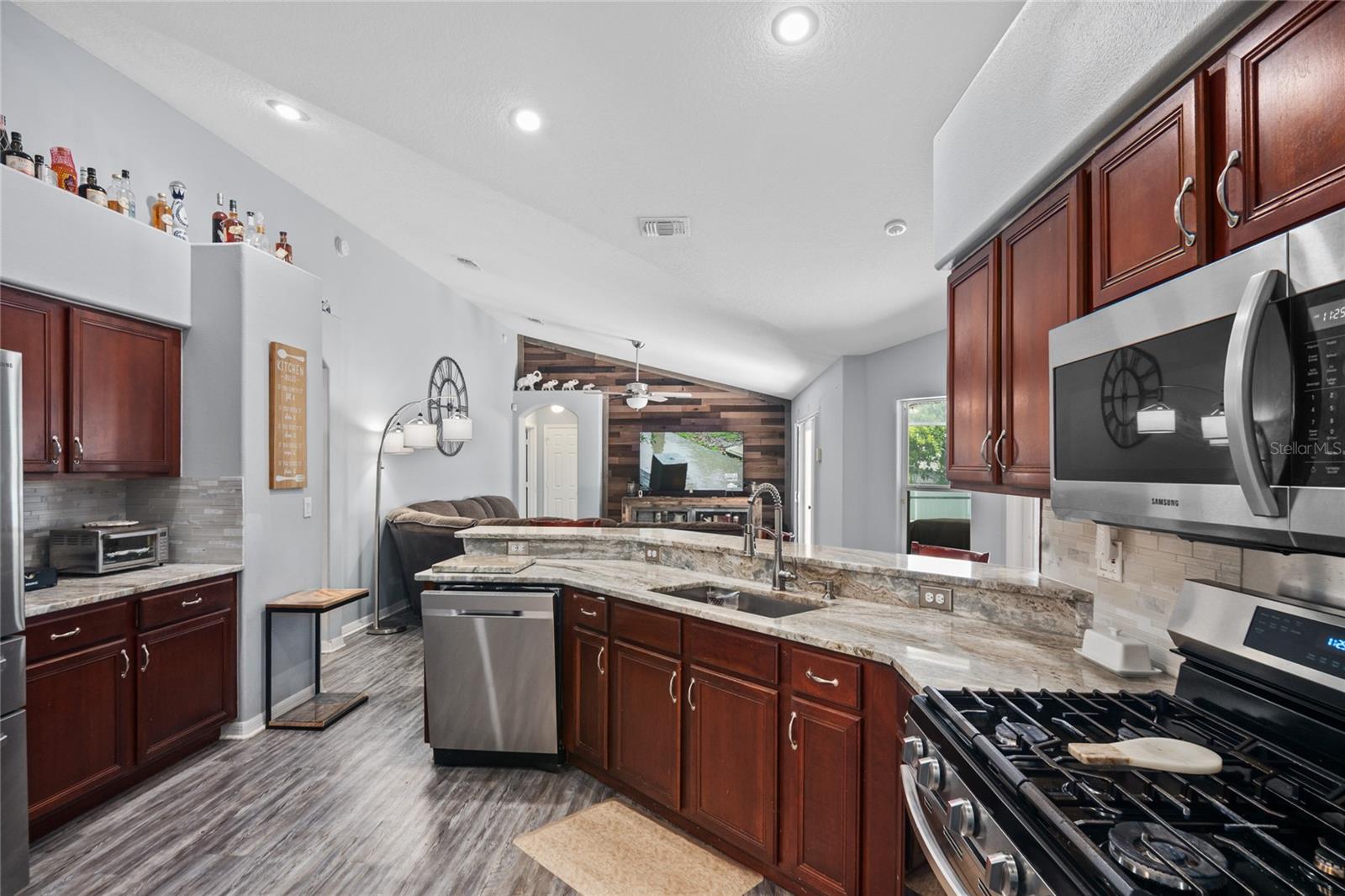 Image 23 of 38 For 14126 Greater Pines Boulevard