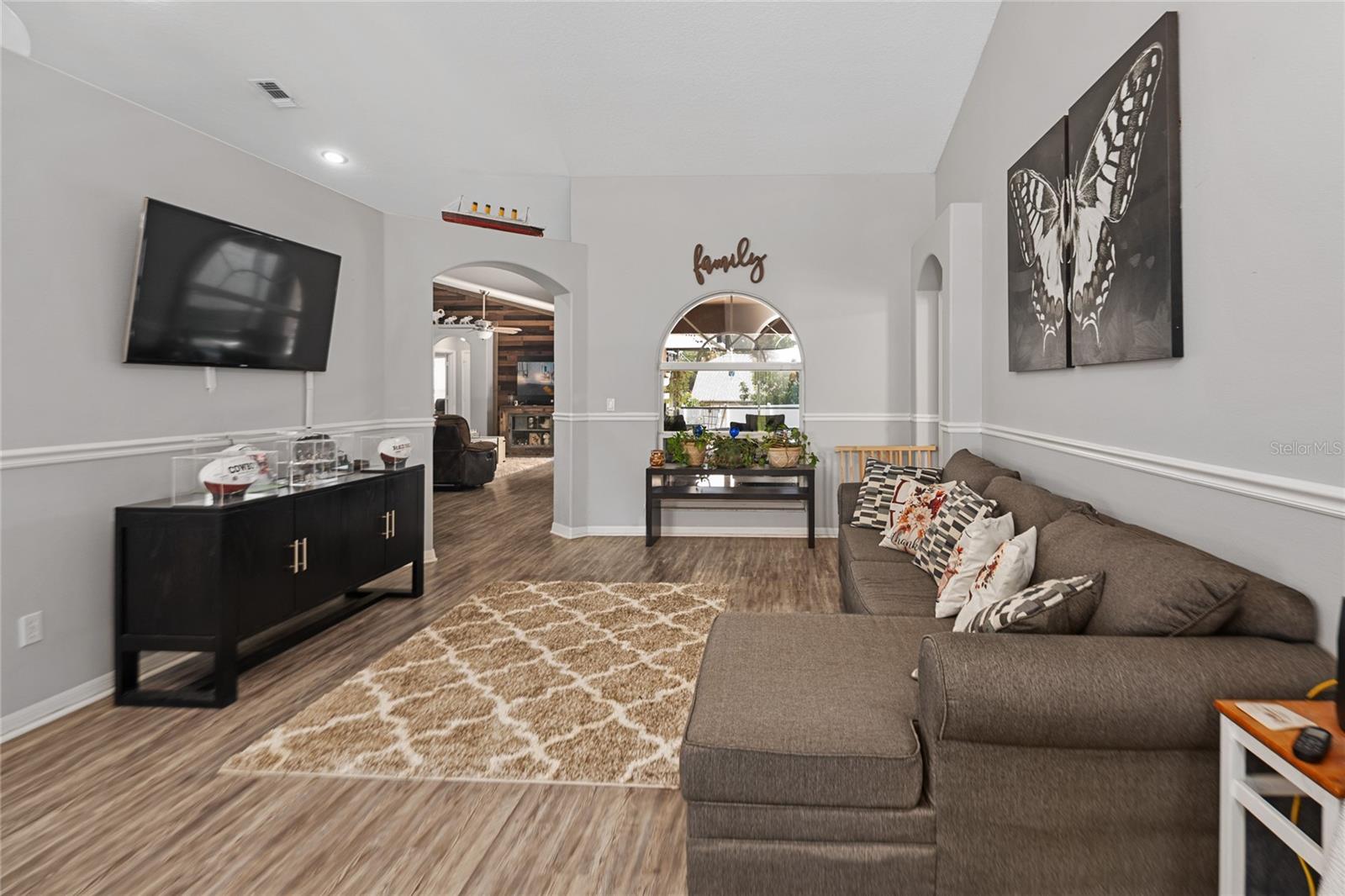 Image 7 of 38 For 14126 Greater Pines Boulevard