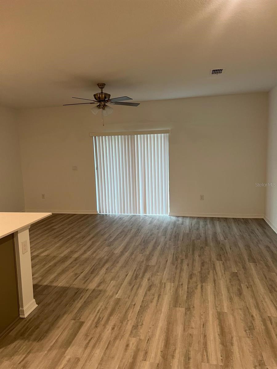 Image 3 of 7 For 2947 Canary Avenue