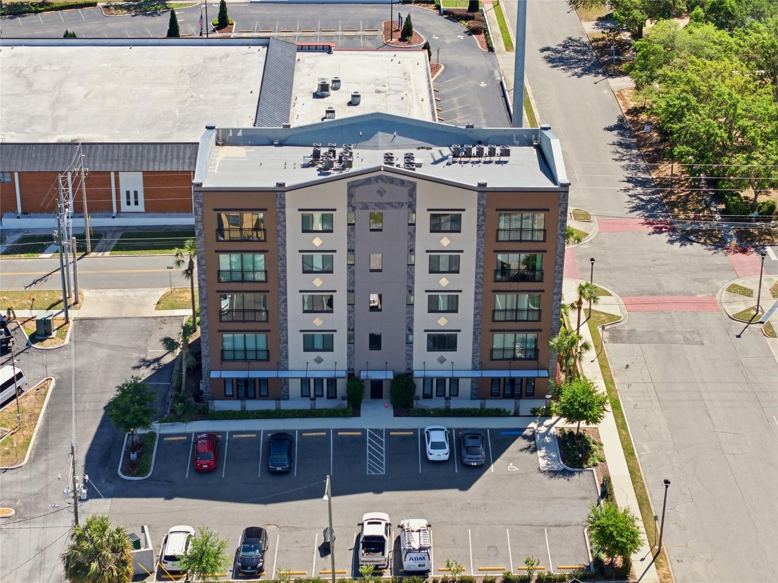 Image 21 of 23 For 100 Dewey Street