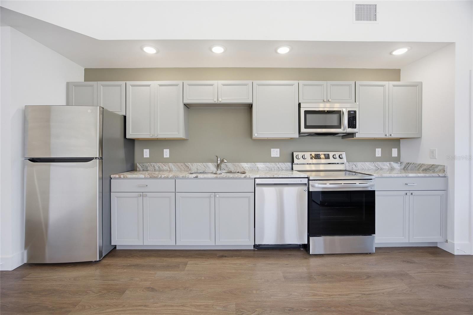 Image 8 of 23 For 100 Dewey Street