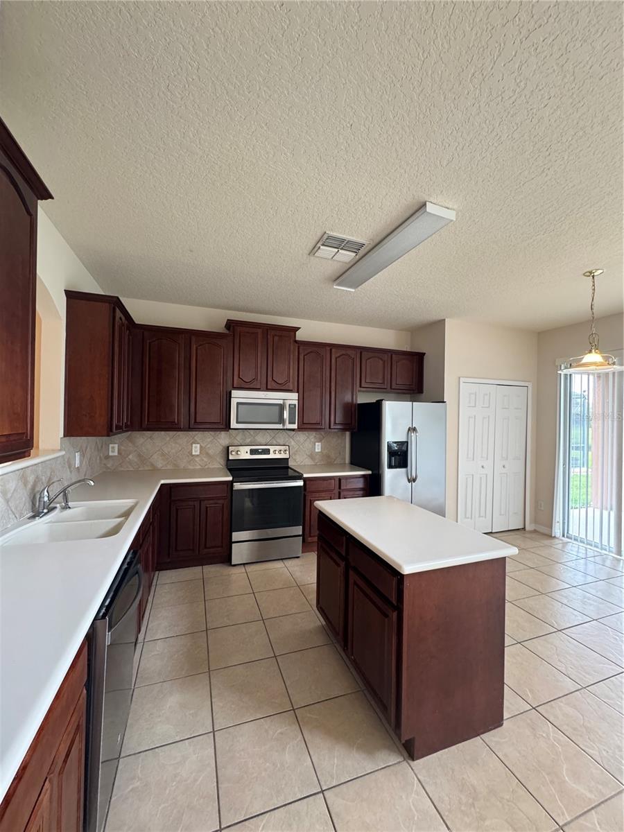 Image 10 of 37 For 14013 Budworth Circle