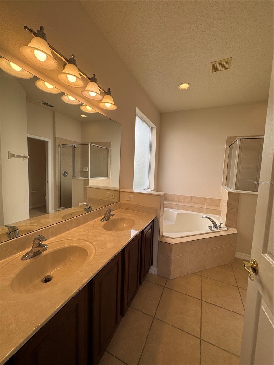 Image 22 of 37 For 14013 Budworth Circle