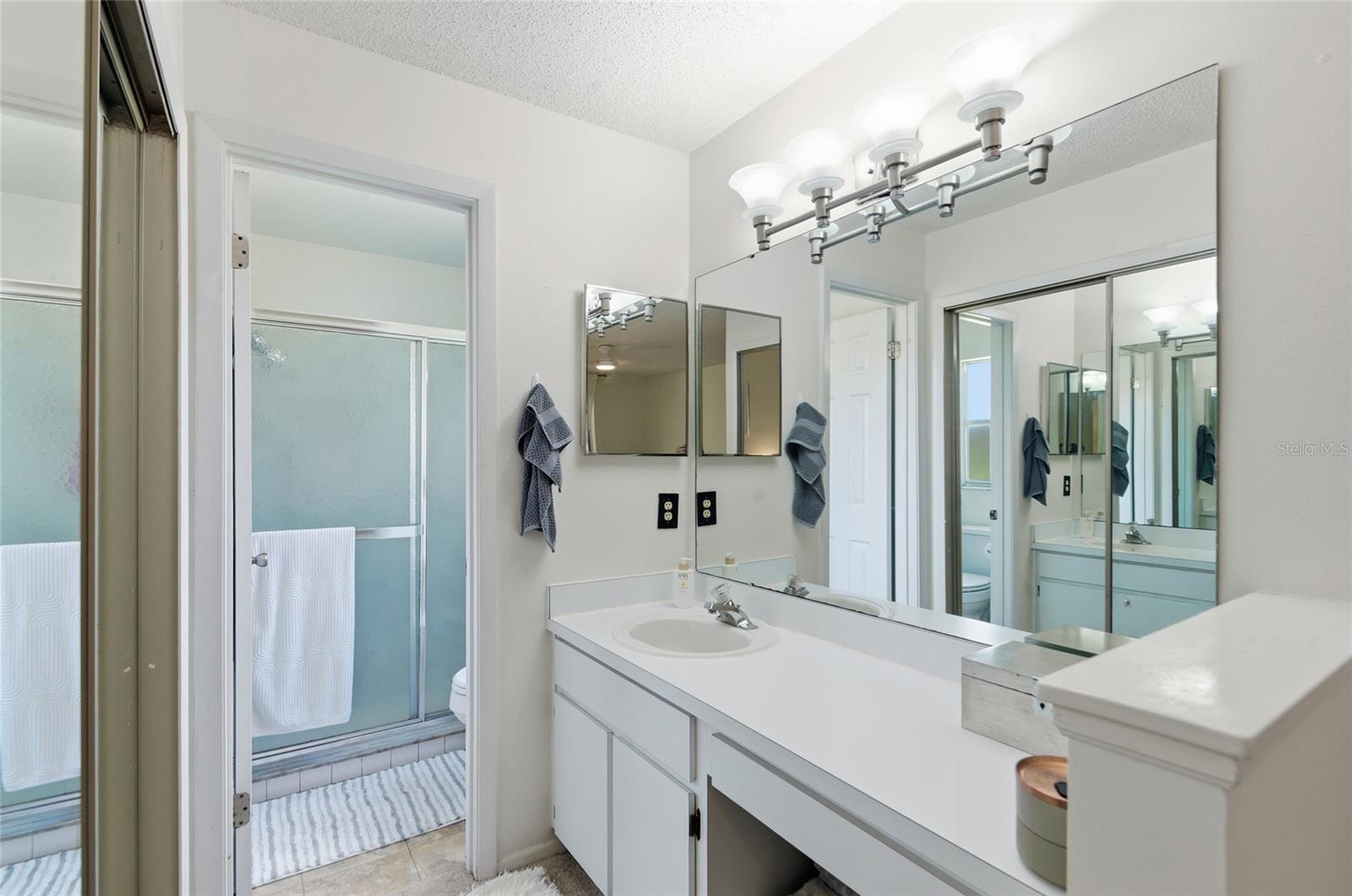 Image 14 of 27 For 328 Bayside Avenue