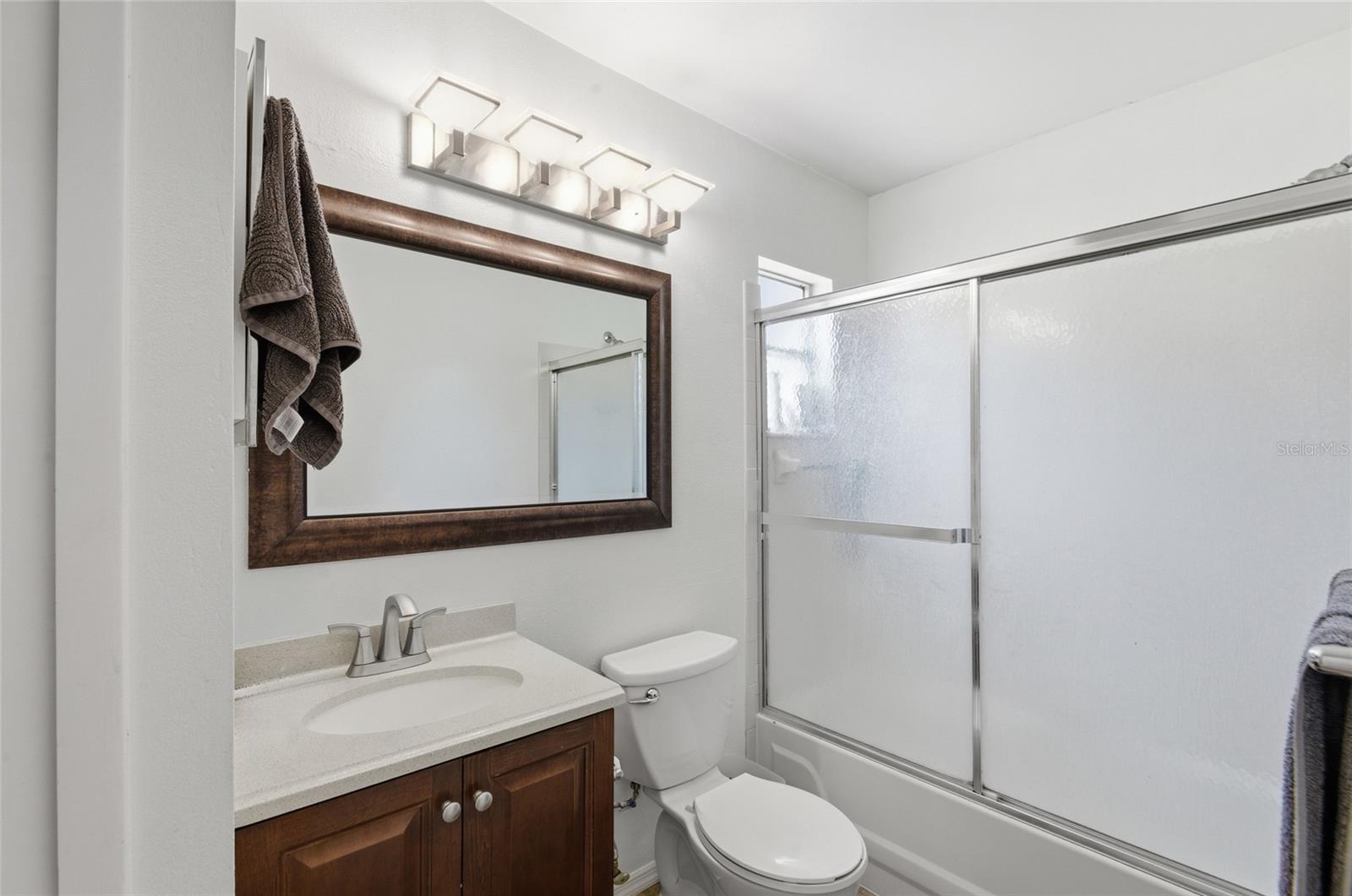 Image 17 of 27 For 328 Bayside Avenue