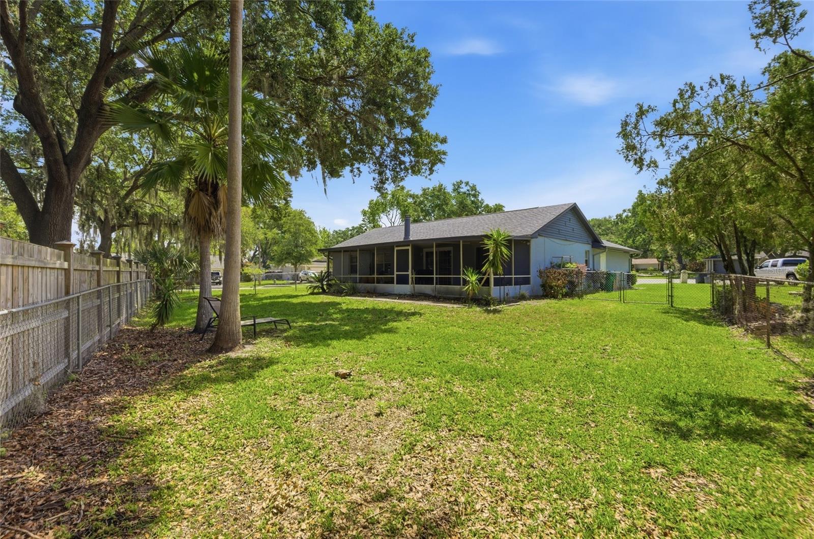 Image 20 of 27 For 328 Bayside Avenue