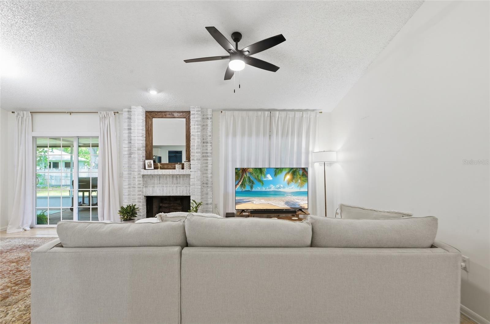 Image 3 of 27 For 328 Bayside Avenue