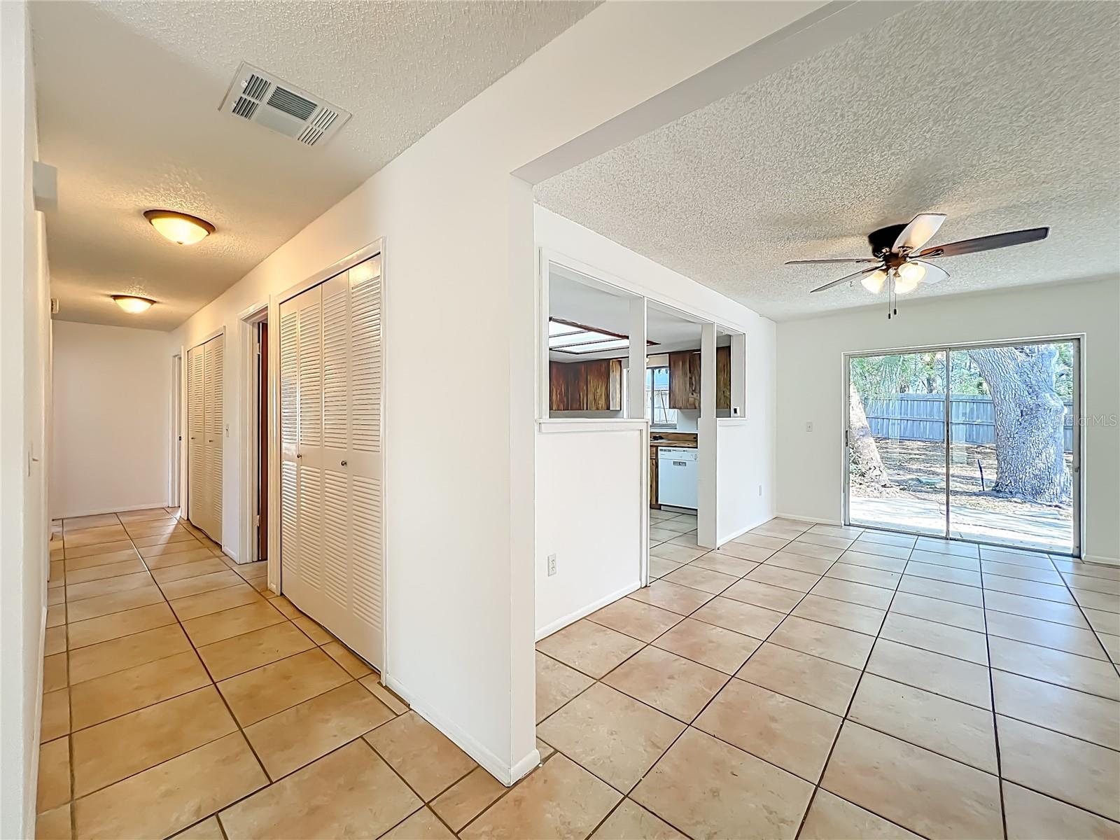 Image 17 of 46 For 328 Shadow Oak Drive