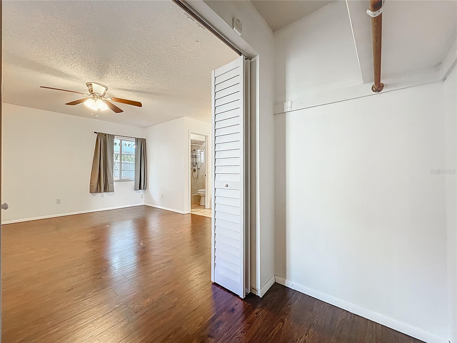 Image 20 of 46 For 328 Shadow Oak Drive