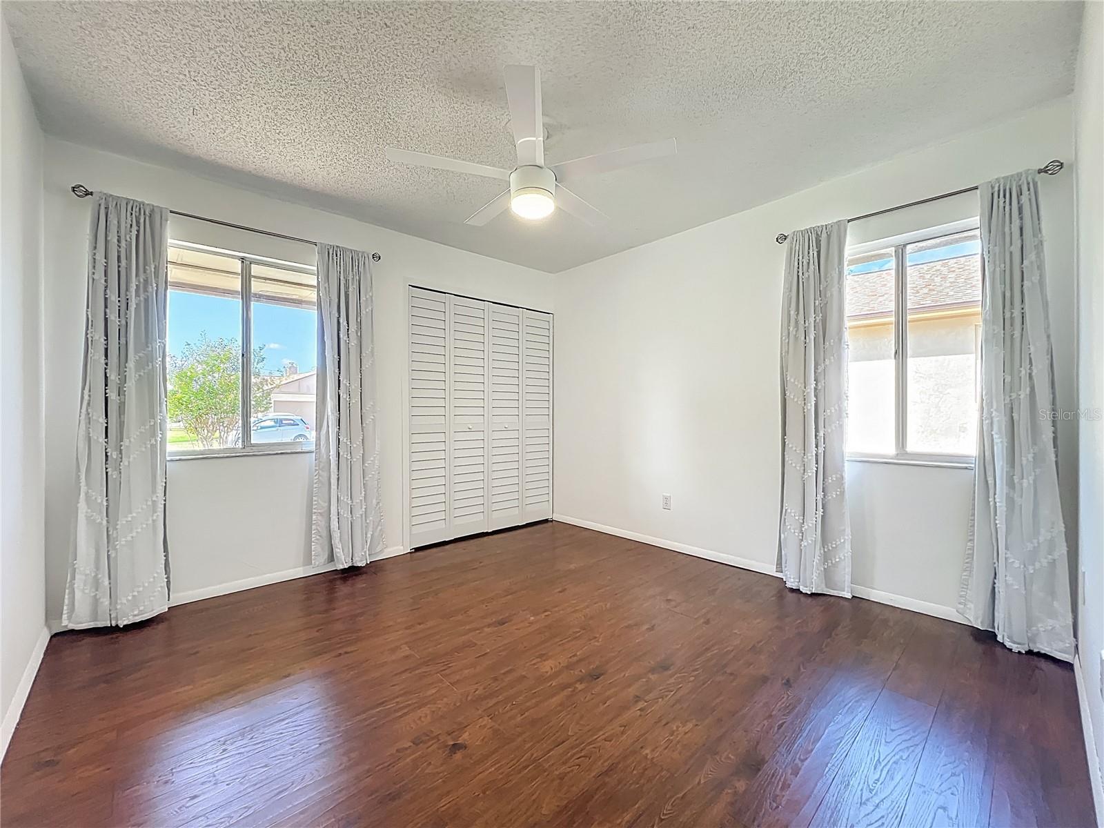 Image 26 of 46 For 328 Shadow Oak Drive